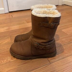 Ugg Kensington sz9 leather cognac brown pull on boots